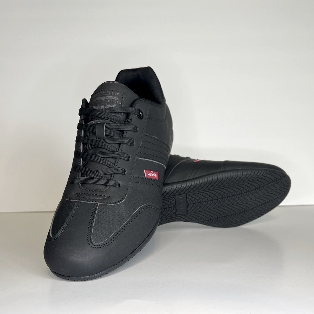 >>>SOLD<<< Levi’s all Black Men Soft Suede Sneakers Shoes Size 13